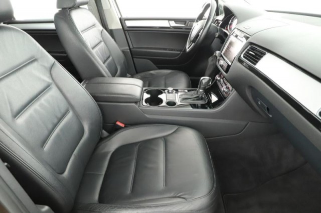 Volkswagen Touareg  3.0 TDI 