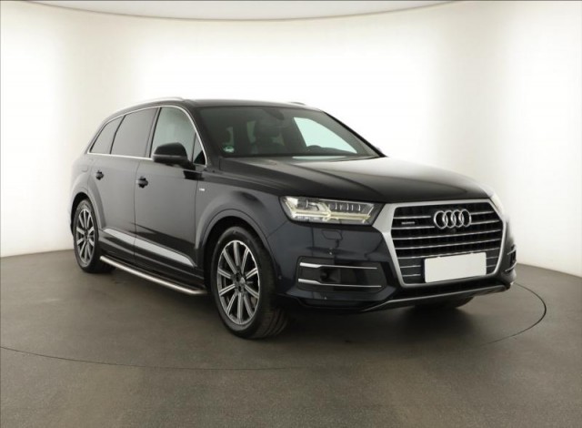 Audi Q7  3.0 TDI S-Line