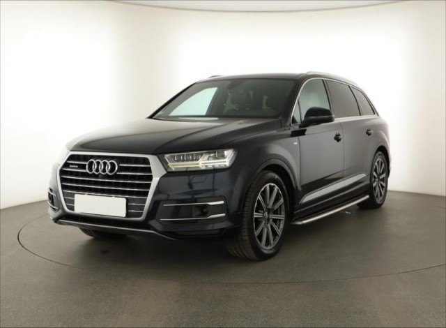 Audi Q7  3.0 TDI S-Line