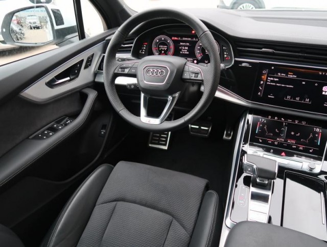 Audi Q7  50 TDI S-Line