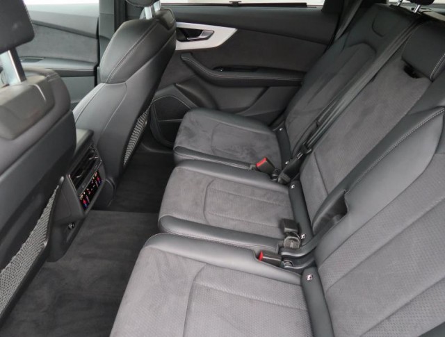 Audi Q7  50 TDI S-Line