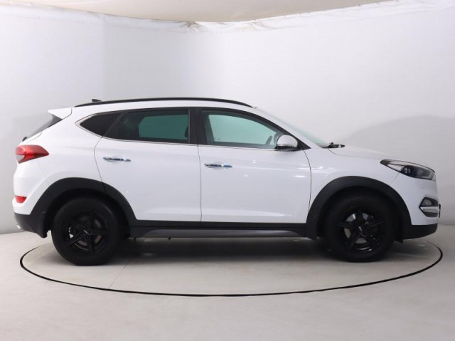 Hyundai Tucson  2.0 CRDi 