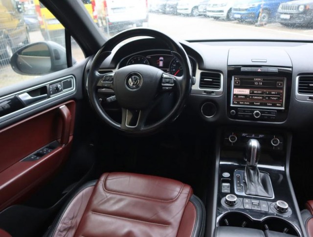 Volkswagen Touareg  3.0 TDI Carat