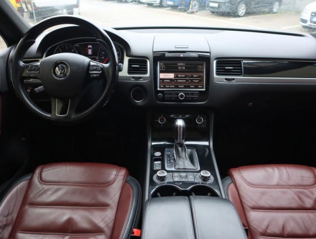 Volkswagen Touareg  3.0 TDI Carat