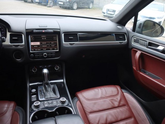 Volkswagen Touareg  3.0 TDI Carat