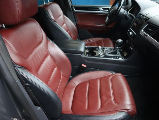 Volkswagen Touareg  3.0 TDI Carat