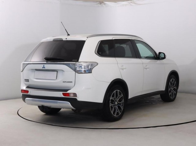 Mitsubishi Outlander  2.2 DI-D 