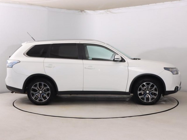 Mitsubishi Outlander  2.2 DI-D 
