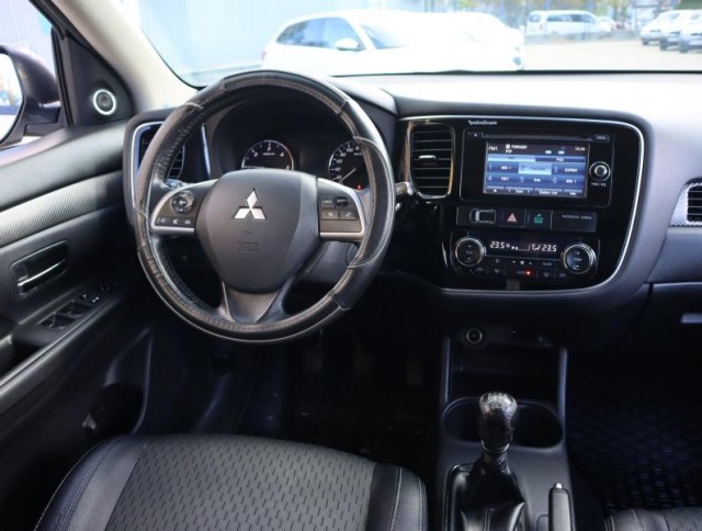 Mitsubishi Outlander  2.2 DI-D 