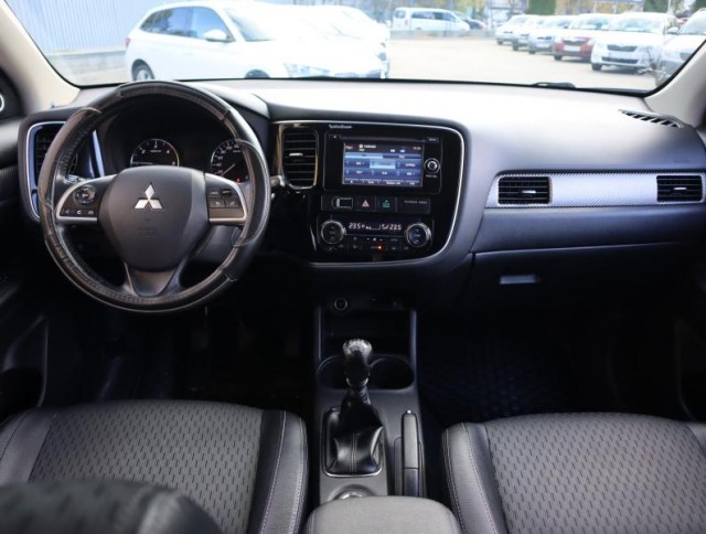 Mitsubishi Outlander  2.2 DI-D 