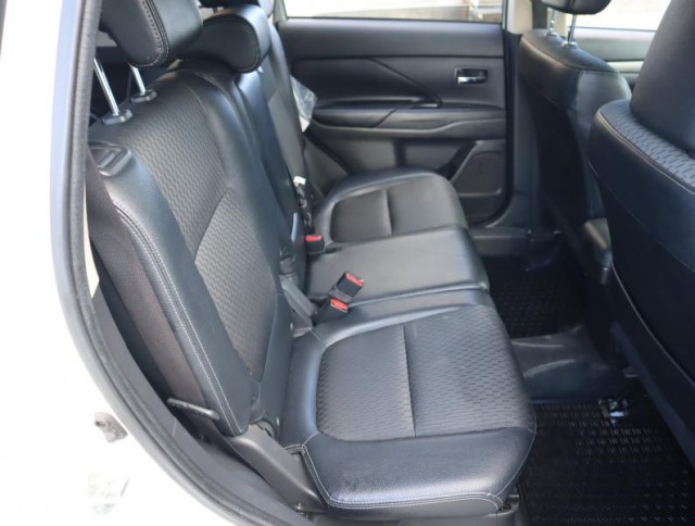 Mitsubishi Outlander  2.2 DI-D 