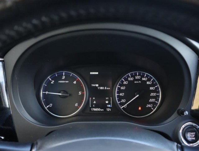 Mitsubishi Outlander  2.2 DI-D 