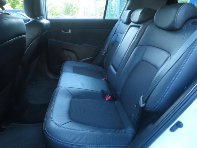 Kia Sportage  2.0 CRDi 