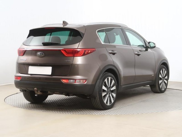 Kia Sportage  2.0 CRDi 