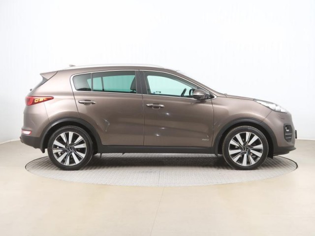 Kia Sportage  2.0 CRDi 