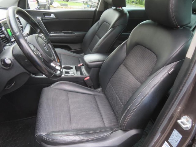 Kia Sportage  2.0 CRDi 
