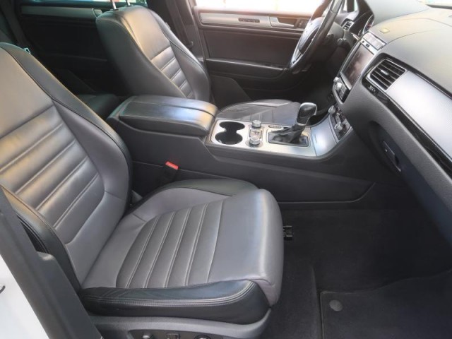 Volkswagen Touareg  3.0 TDI R-Line