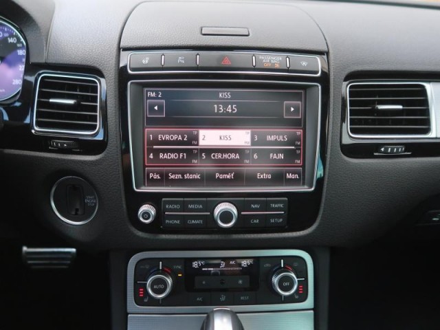 Volkswagen Touareg  3.0 TDI R-Line