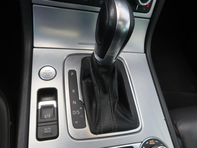 Volkswagen Touareg  3.0 TDI R-Line