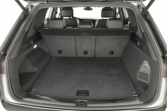 Volkswagen Touareg  3.0 TDI R-Line