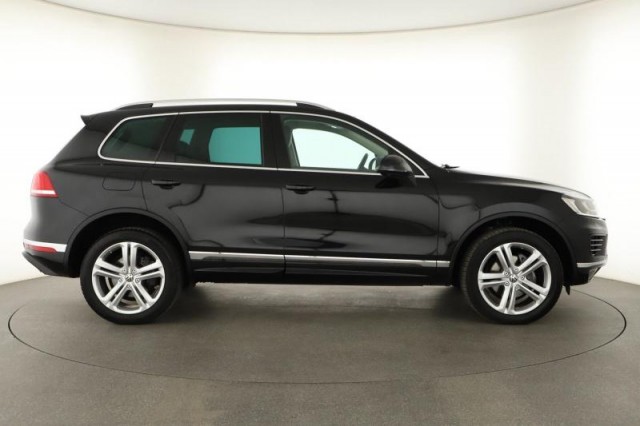 Volkswagen Touareg  3.0 TDI R-Line