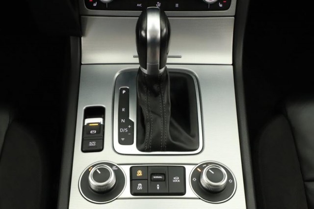 Volkswagen Touareg  3.0 TDI R-Line