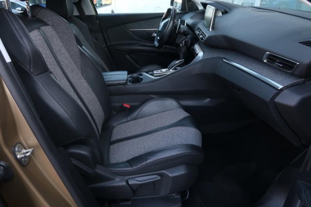 Peugeot 3008  1.2 PureTech 