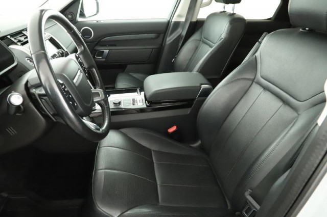 Land Rover Discovery  SDV6 