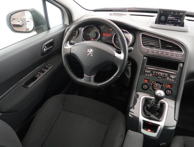 Peugeot 5008  1.6 HDi 