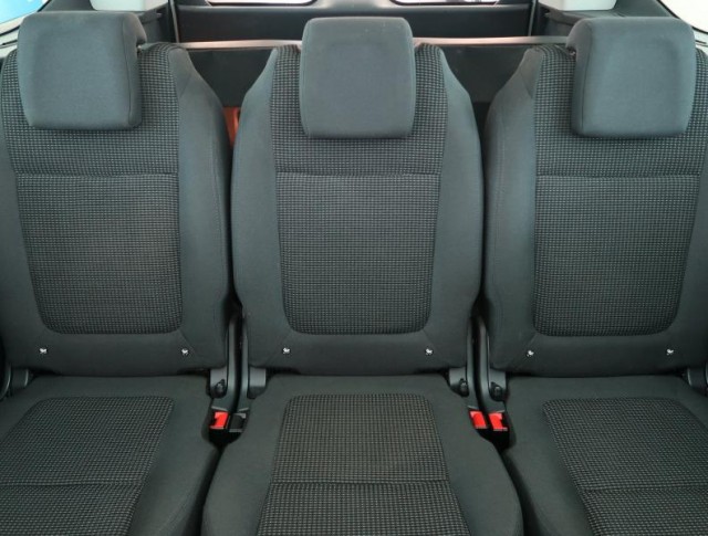 Peugeot 5008  1.6 HDi 