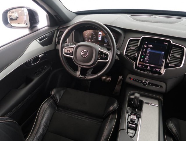 Volvo XC90  B5 AWD R-Design