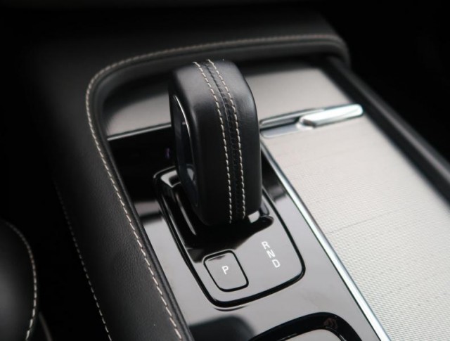 Volvo XC90  B5 AWD R-Design