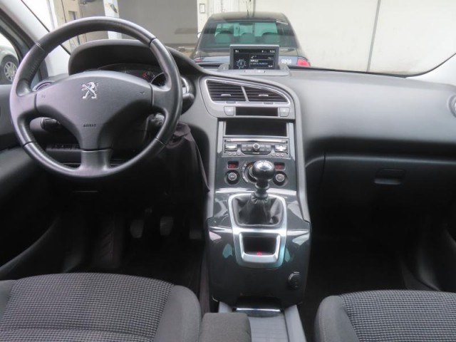 Peugeot 5008  1.6 HDi 