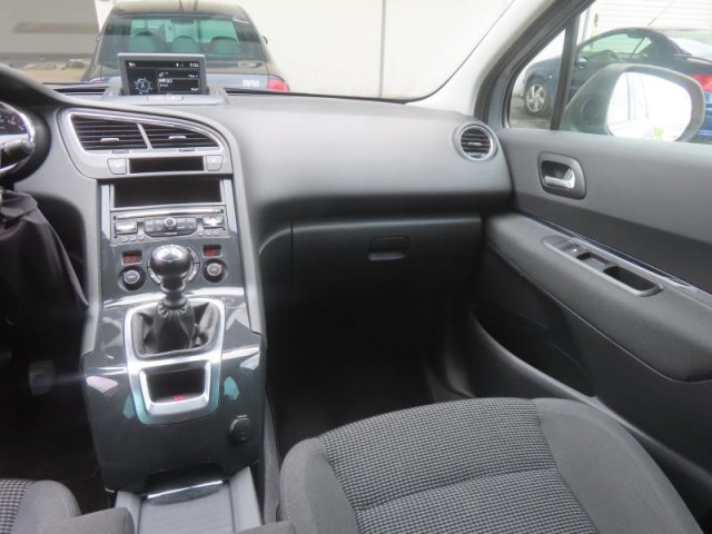 Peugeot 5008  1.6 HDi 