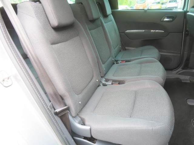 Peugeot 5008  1.6 HDi 