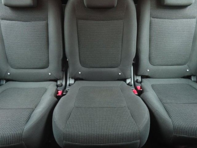 Peugeot 5008  1.6 HDi 