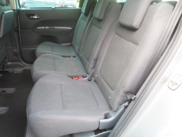 Peugeot 5008  1.6 HDi 