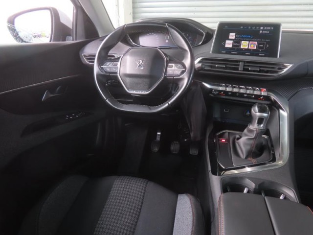 Peugeot 3008  1.2 PureTech 