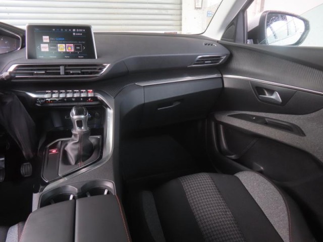 Peugeot 3008  1.2 PureTech 