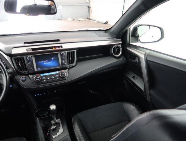 Toyota RAV 4  2.0 VVT-i 