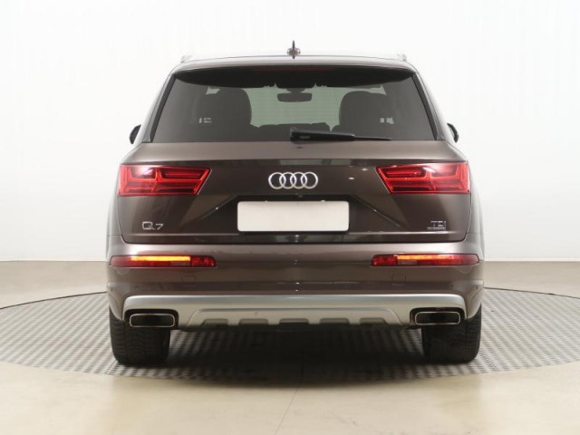 Audi Q7  3.0 TDI 