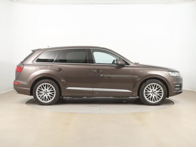 Audi Q7  3.0 TDI 