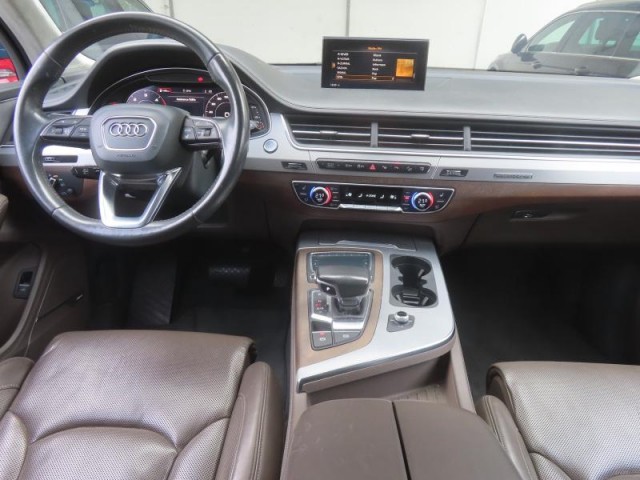 Audi Q7  3.0 TDI 