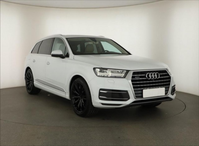 Audi Q7  3.0 TDI 