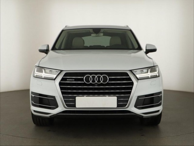 Audi Q7  3.0 TDI 