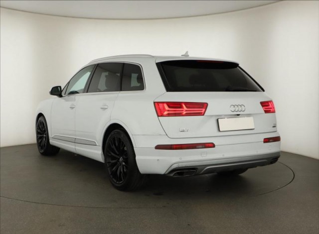 Audi Q7  3.0 TDI 