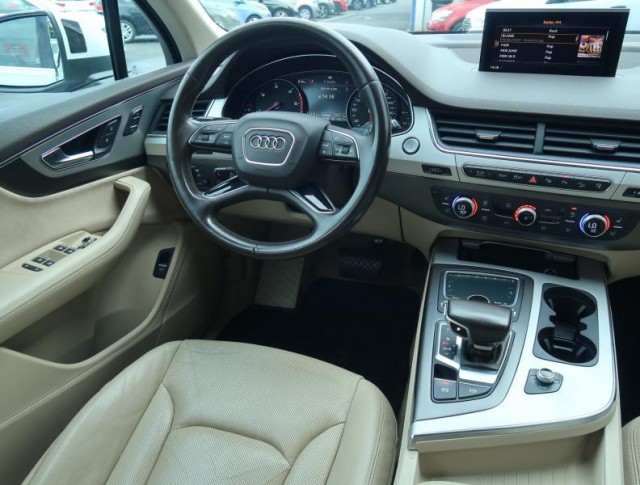 Audi Q7  3.0 TDI 