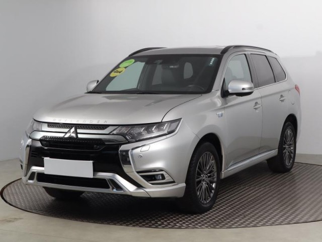 Mitsubishi Outlander  2.4 PHEV 