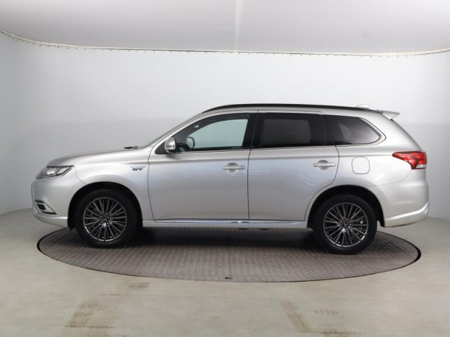 Mitsubishi Outlander  2.4 PHEV 