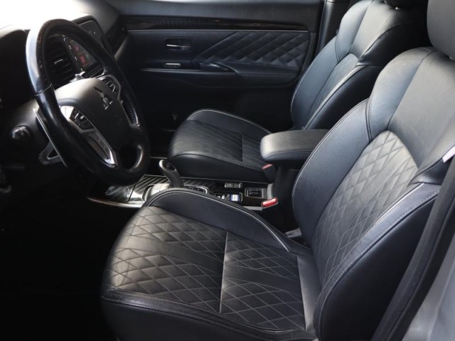 Mitsubishi Outlander  2.4 PHEV 